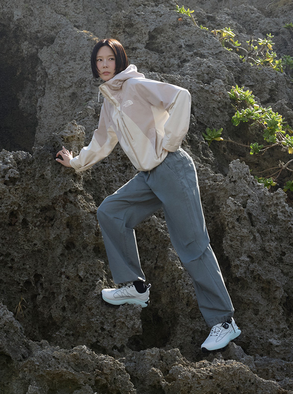 LIGHT LAYERS, BLOOMING