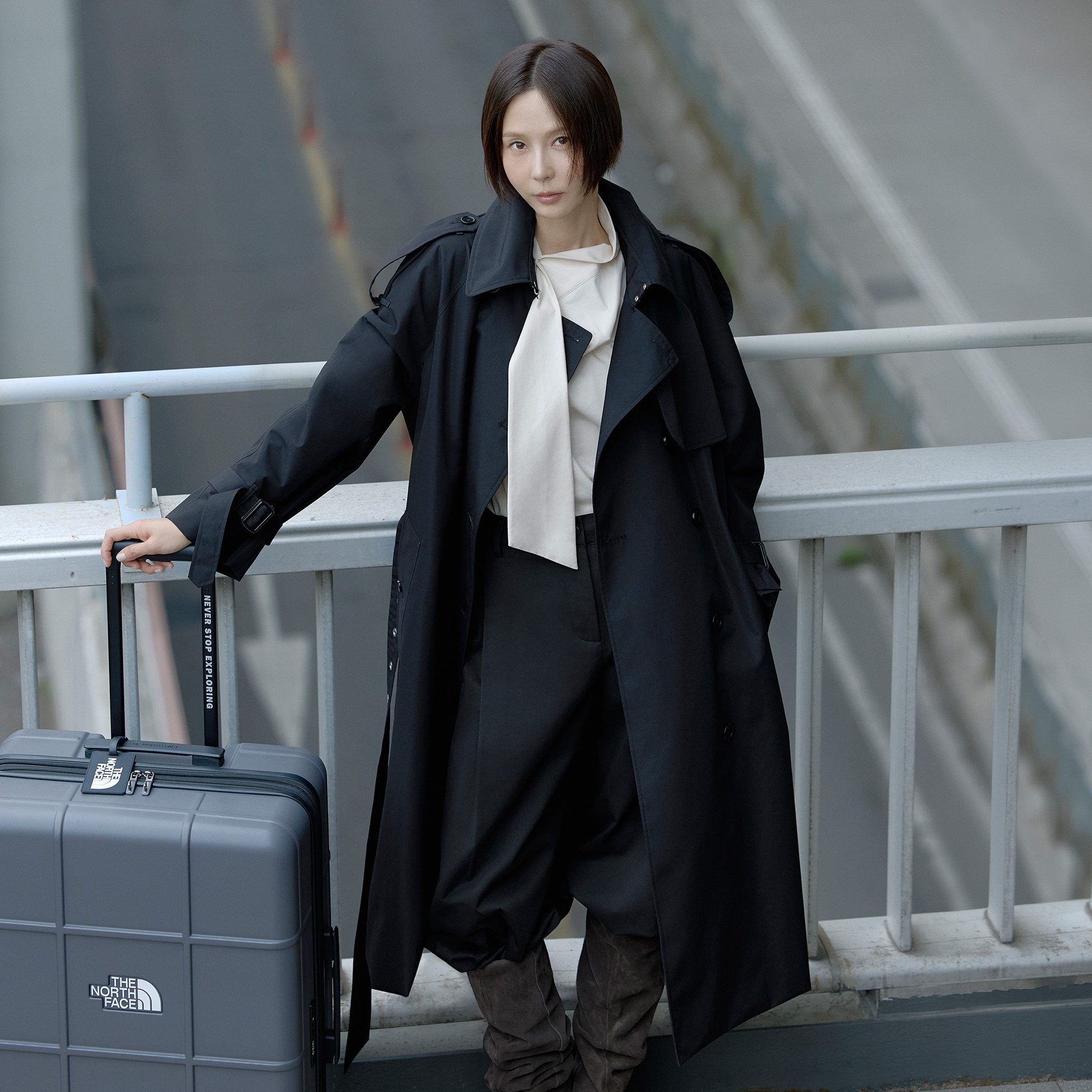 W'S STRATA TRENCH COAT