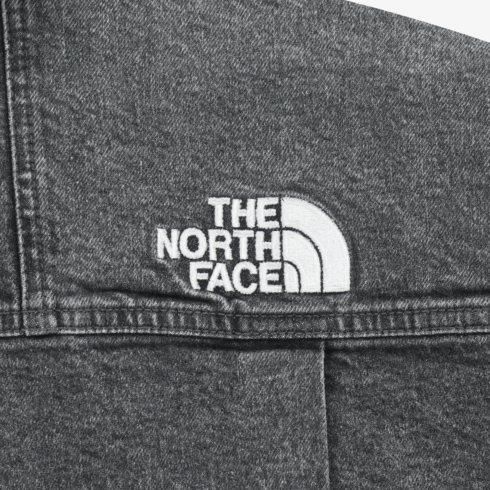 DENIM TRUCKER JACKET