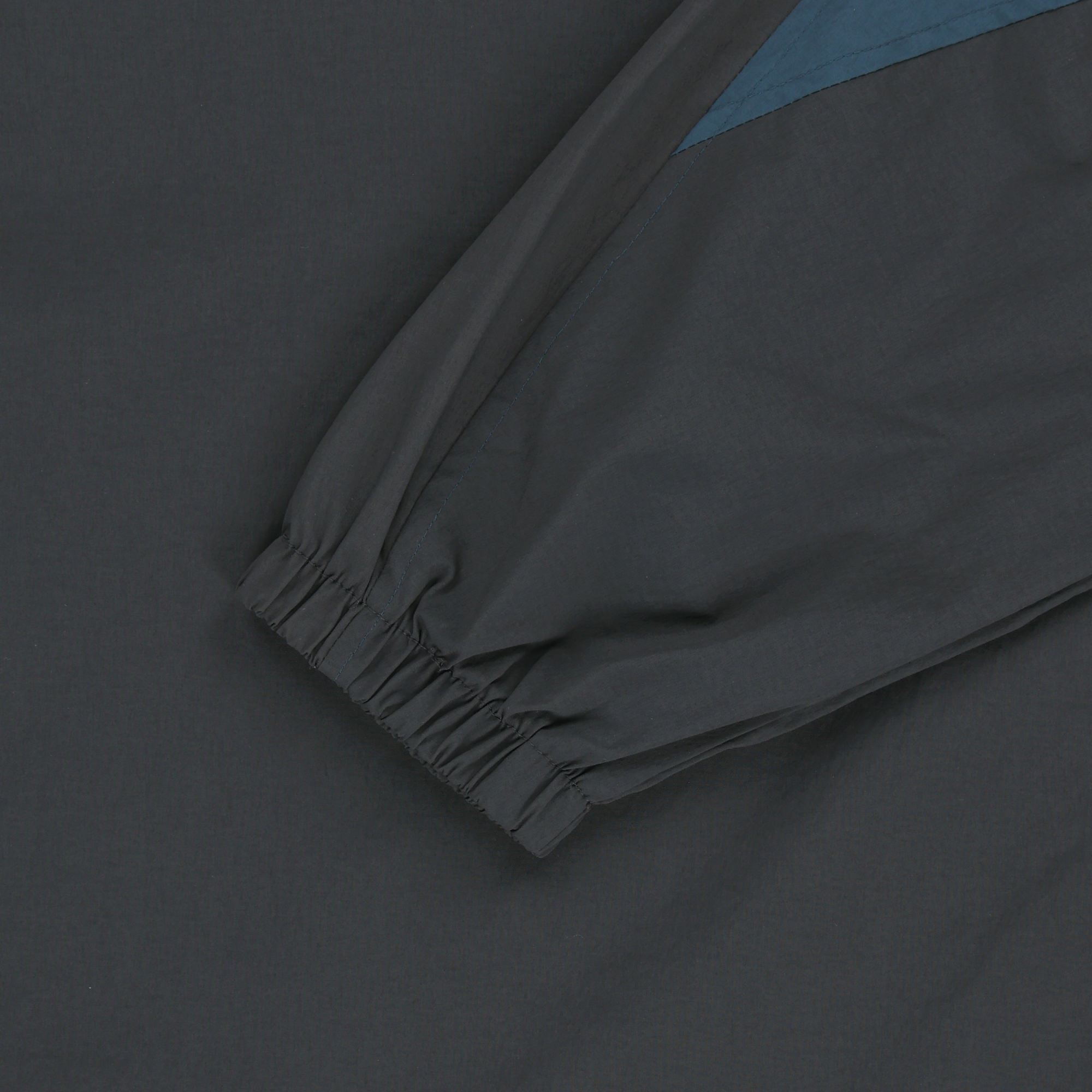 VARIA CREWNECK