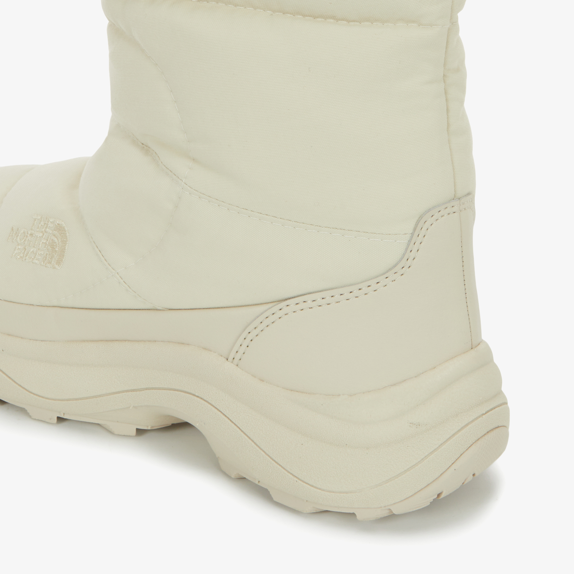 NUPTSE BOOTIE