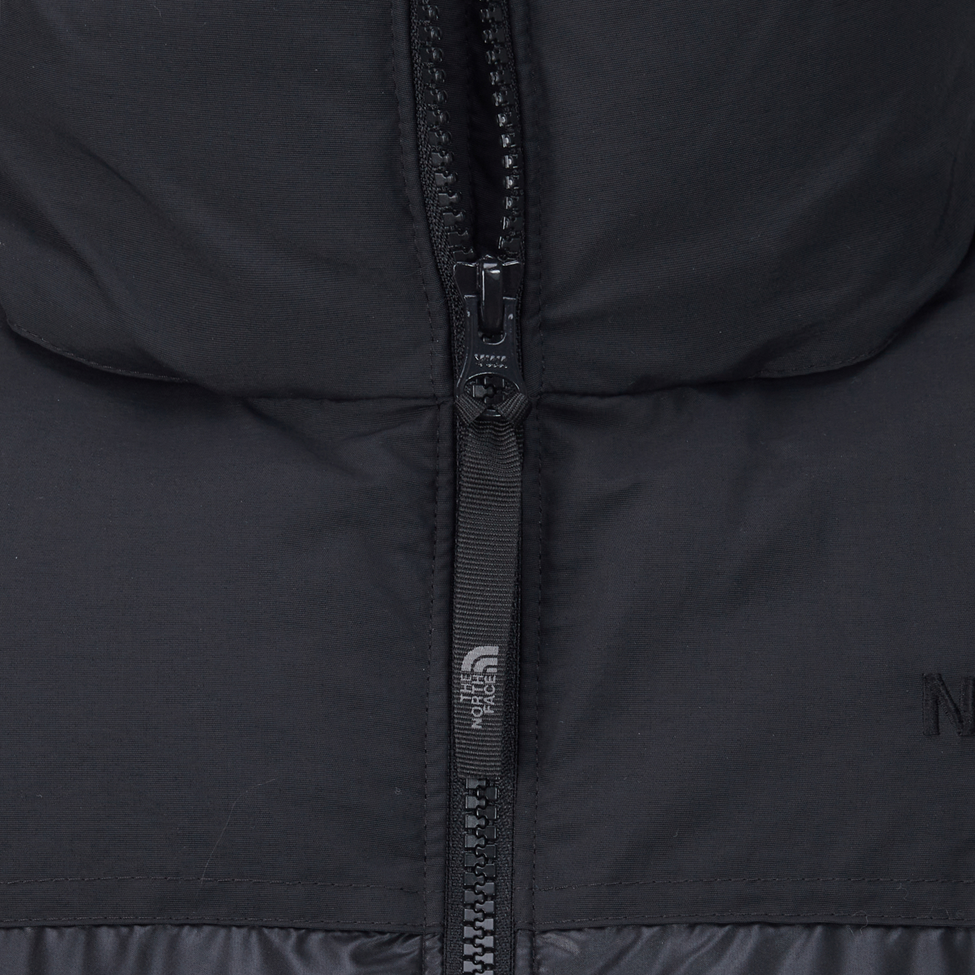 M'S NUPTSE ON VEST